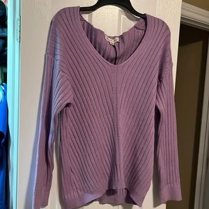 Vine & Love purple sweater